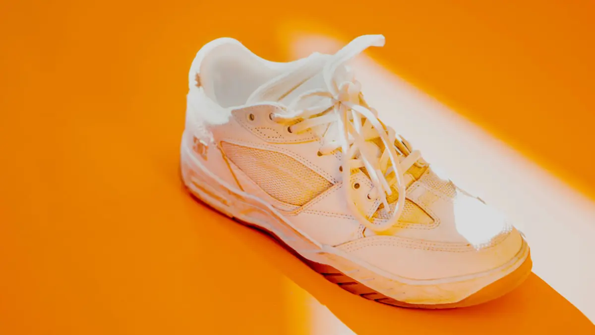 Classic White Sneakers: A Must-Have for Every Wardrobe