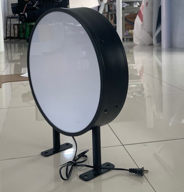 Caja de luz circular en acrílico para exterior dos frentes, cara plana tipo flat lista para rotular.