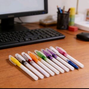 Boligrafo Venture, cuerpo plástico blanco traslúcido con detalle de colores.